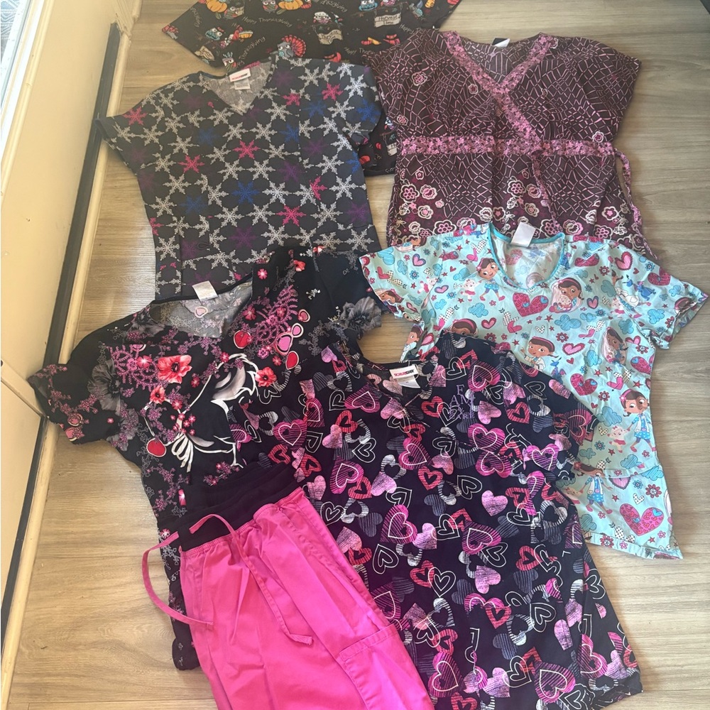 Bundle 7 pieces womens scrub medical nursing pants tops cute prints medium
